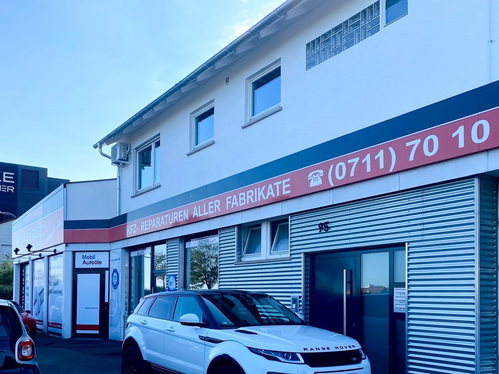 Werkstattgebäude von Autopark Bäder in der Echterdinger Straße 95
