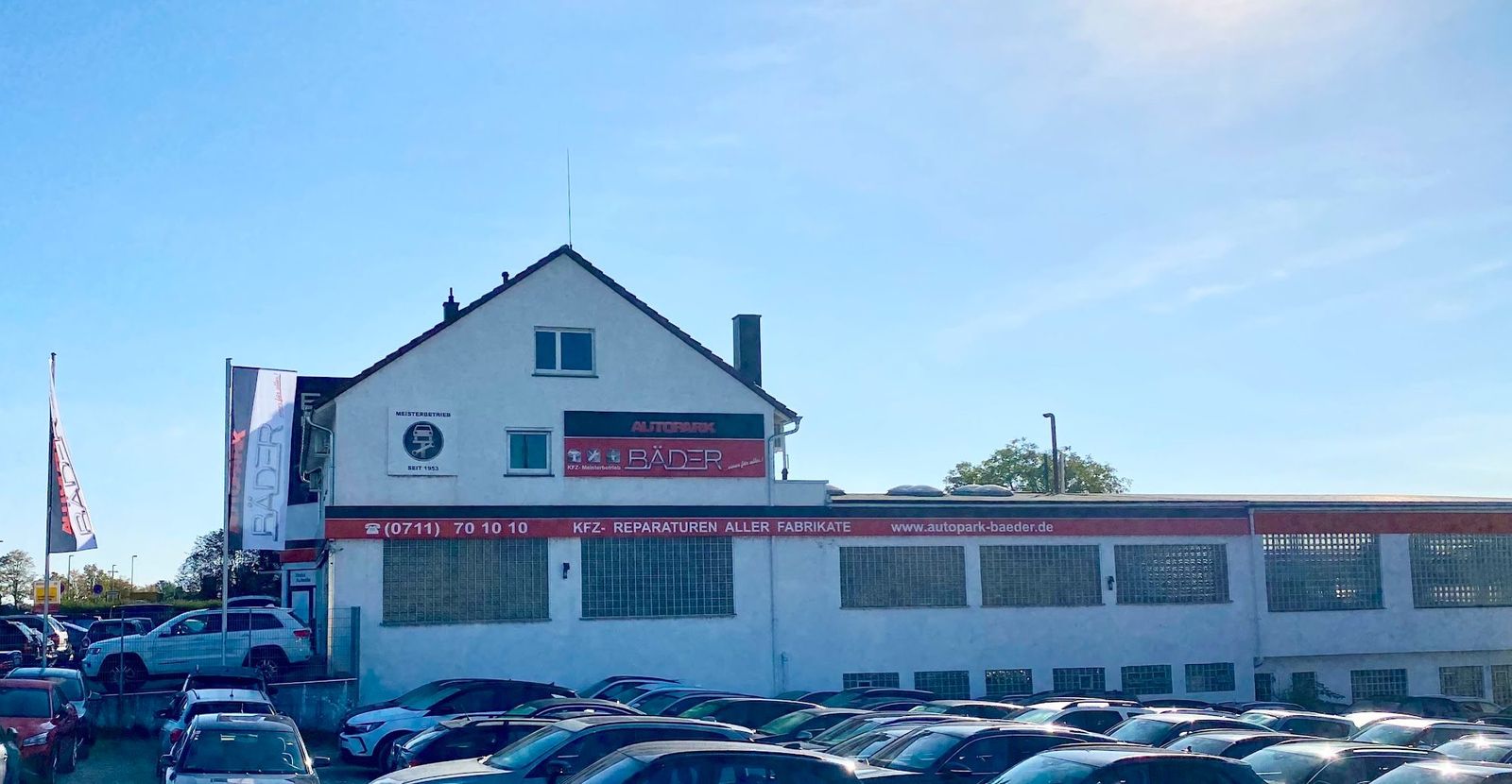 Hof und Halle von Autopark Bäder